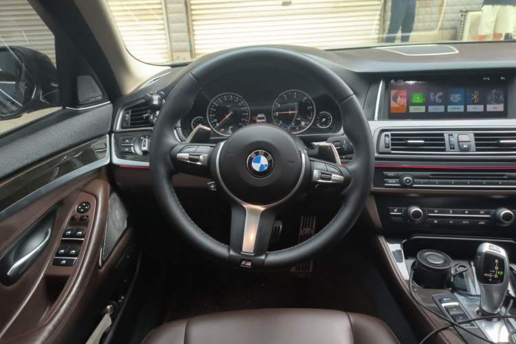 Used BMW 5 Series 2017 525Li Luxury Design Package Steering Wheel