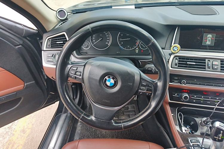 Used BMW 5 Series 2017 525Li Leading Model Steering Wheel