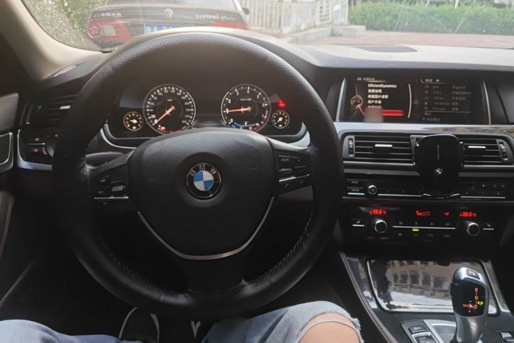 Used BMW 5 Series 2017 525Li Luxury Design Package Steering Wheel