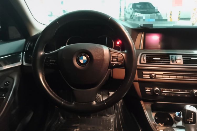 Used BMW 5 Series 2017 525Li Leading Model Steering Wheel