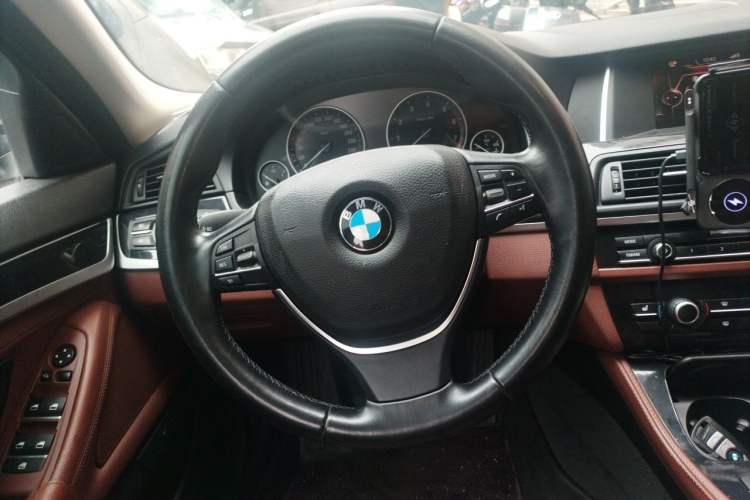 Used BMW 5 Series 2017 520Li Elegant Edition Steering Wheel