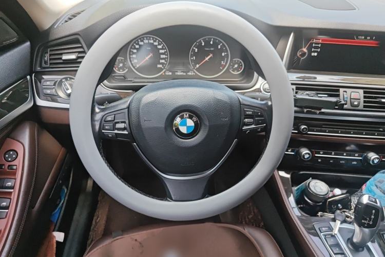 Used BMW 5 Series 2017 525Li Luxury Design Package Steering Wheel