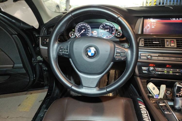 Used BMW 5 Series 2017 525Li Luxury Design Package Steering Wheel