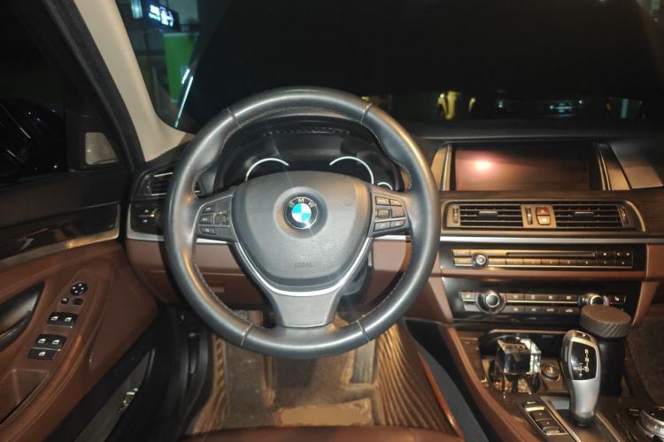 Used BMW 5 Series 2017 525Li Luxury Design Package Steering Wheel