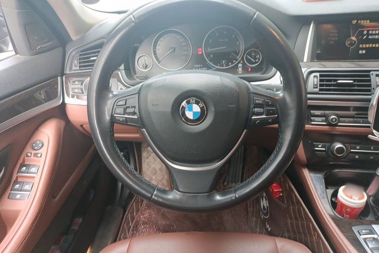 Used BMW 5 Series 2017 525Li Leading Model Steering Wheel