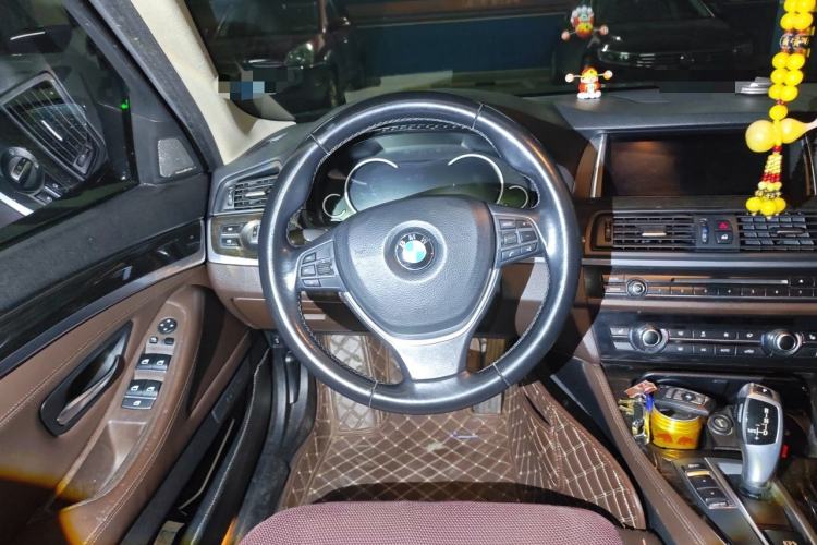 Used BMW 5 Series 2017 525Li Luxury Design Package Steering Wheel
