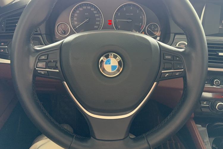 Used BMW 5 Series 2017 525Li Leading Model Steering Wheel