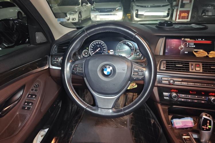 Used BMW 5 Series 2017 525Li Luxury Design Package Steering Wheel