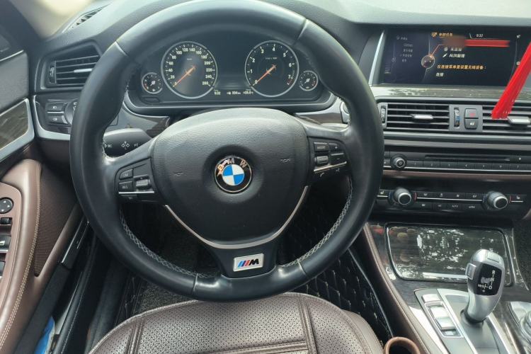 Used BMW 5 Series 2017 525Li Luxury Design Package Steering Wheel
