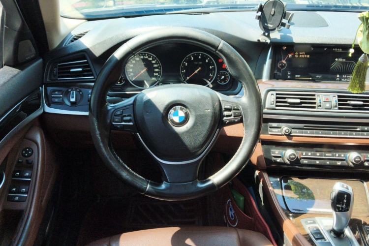 Used BMW 5 Series 2017 528Li Leading Model Steering Wheel