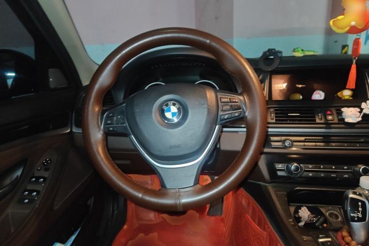 Used BMW 5 Series 2017 525Li Luxury Design Package Steering Wheel