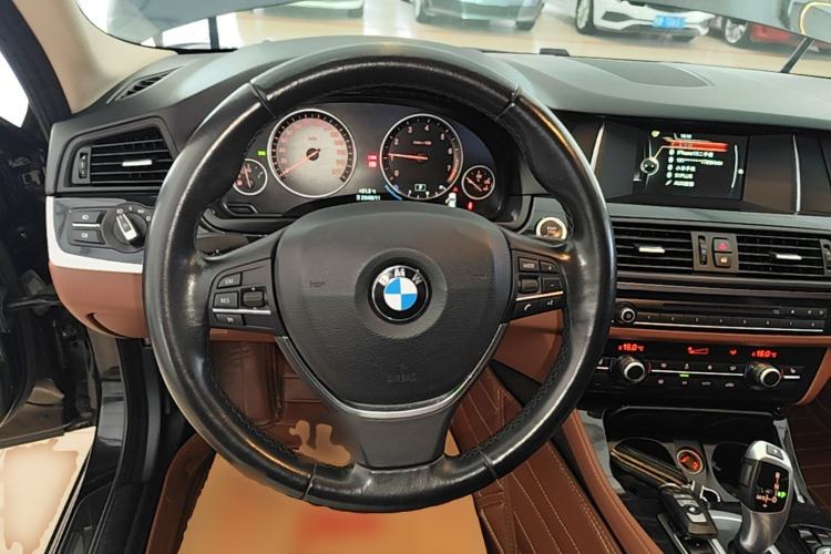 Used BMW 5 Series 2017 520Li Elegant Edition Steering Wheel