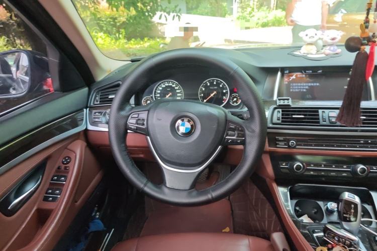 Used BMW 5 Series 2017 525Li Leading Model Steering Wheel