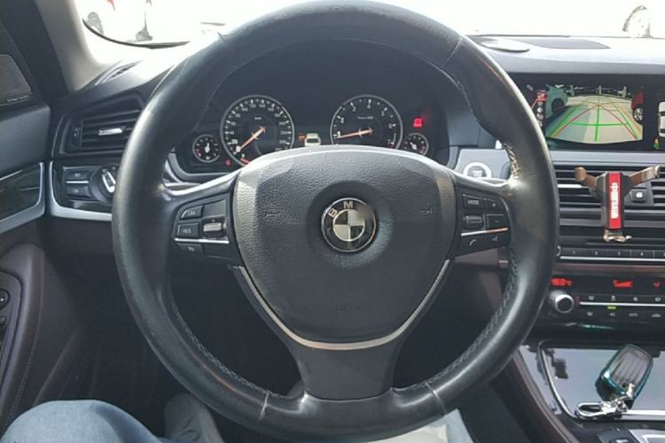 Used BMW 5 Series 2017 525Li Luxury Design Package Steering Wheel