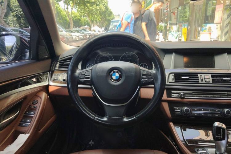 Used BMW 5 Series 2017 525Li Leading Model Steering Wheel