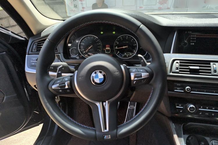 Used BMW 5 Series 2017 525Li Luxury Design Package Steering Wheel