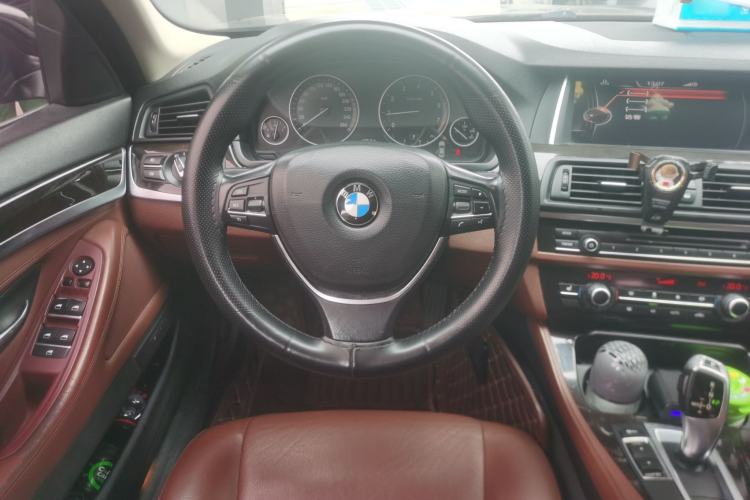 Used BMW 5 Series 2017 525Li Leading Model Steering Wheel
