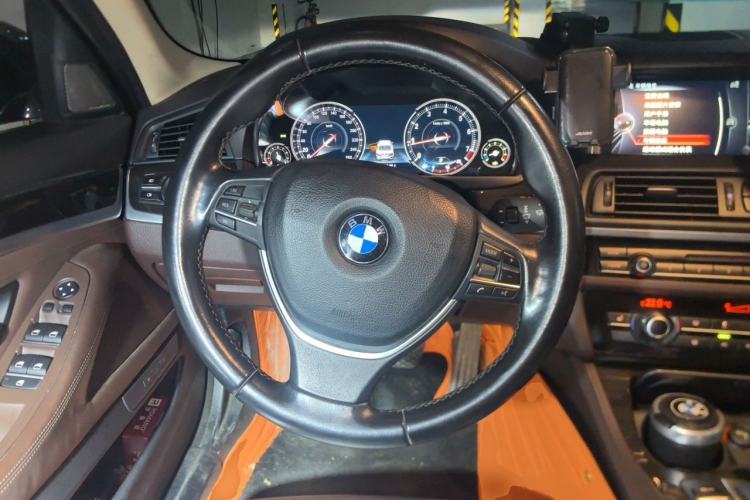 Used BMW 5 Series 2017 525Li Luxury Design Package Steering Wheel