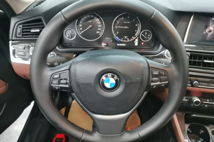 Used BMW 5 Series 2017 525Li Leading Model Steering Wheel