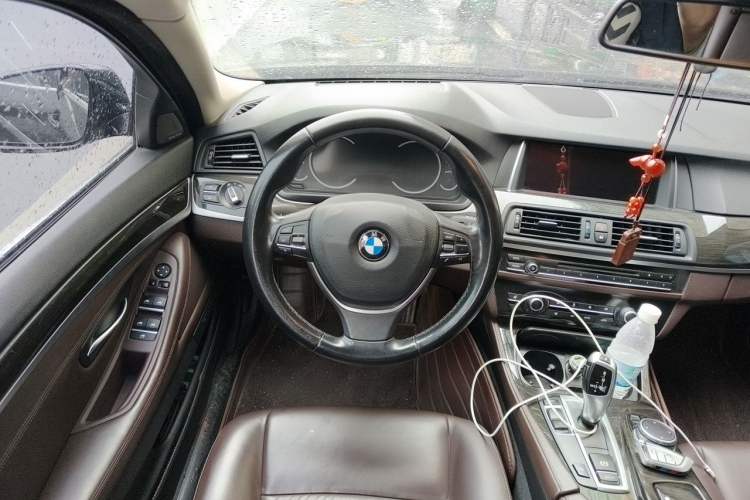 Used BMW 5 Series 2017 525Li Luxury Design Package Steering Wheel