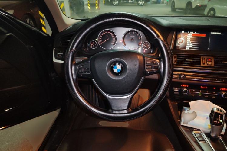 Used BMW 5 Series 2017 525Li Luxury Design Package Steering Wheel