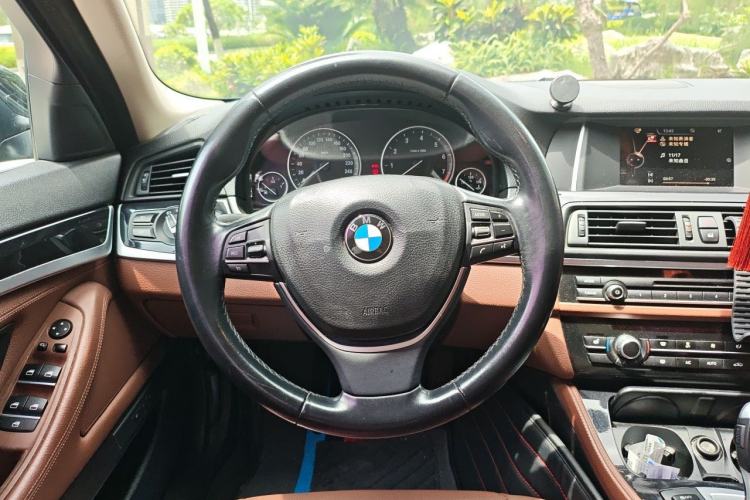 Used BMW 5 Series 2017 520Li Elegant Edition Steering Wheel