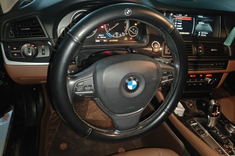 Used BMW 5 Series 2017 520Li Elegant Edition Steering Wheel