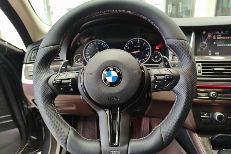 Used BMW 5 Series 2017 525Li Luxury Design Package Steering Wheel