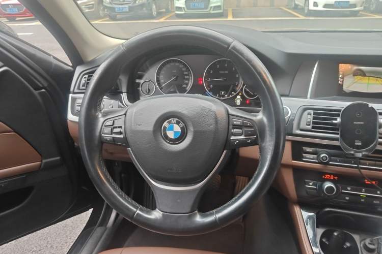 Used BMW 5 Series 2017 520Li Elegant Edition Steering Wheel
