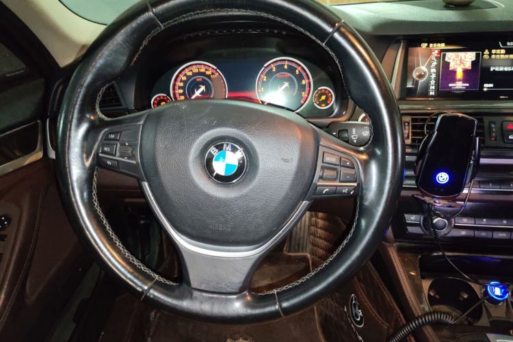 Used BMW 5 Series 2017 525Li Luxury Design Package Steering Wheel