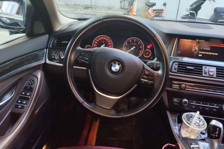 Used BMW 5 Series 2017 525Li Luxury Design Package Steering Wheel