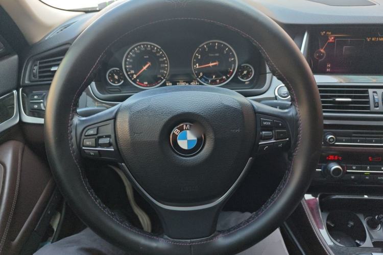 Used BMW 5 Series 2017 525Li Luxury Design Package Steering Wheel