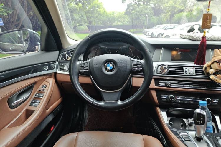 Used BMW 5 Series 2017 520Li Elegant Edition Steering Wheel