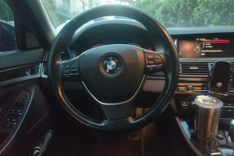 Used BMW 5 Series 2017 525Li Luxury Design Package Steering Wheel