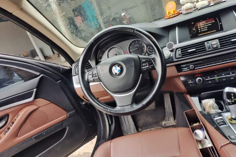 Used BMW 5 Series 2017 520Li Elegant Edition Steering Wheel