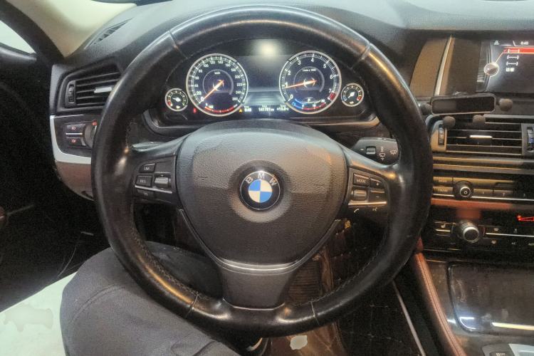 Used BMW 5 Series 2017 525Li Leading Model Steering Wheel