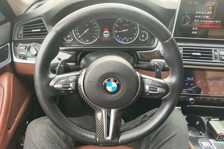 Used BMW 5 Series 2017 525Li Leading Model Steering Wheel