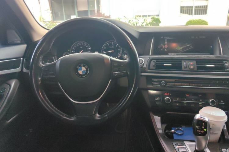 Used BMW 5 Series 2017 525Li Luxury Design Package Steering Wheel