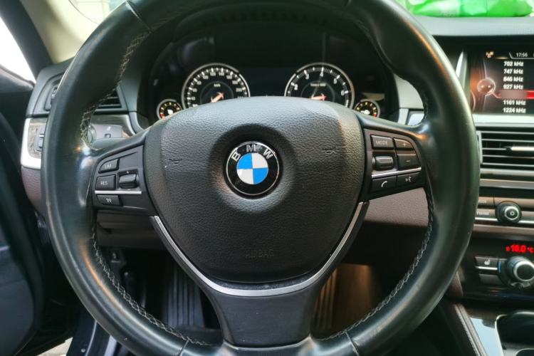 Used BMW 5 Series 2017 525Li Luxury Design Package Steering Wheel
