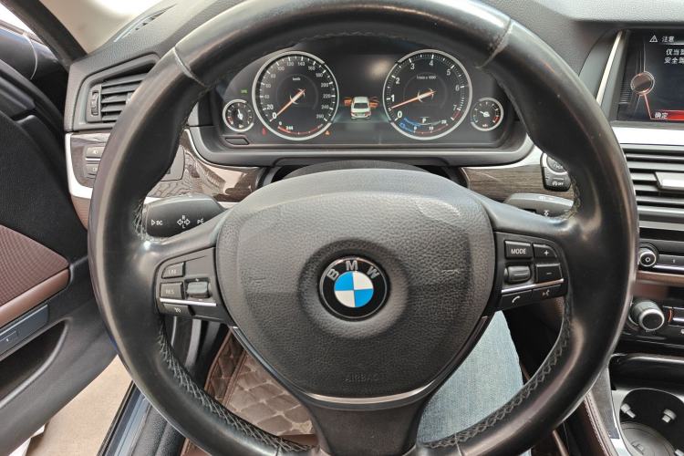 Used BMW 5 Series 2017 525Li Luxury Design Package Steering Wheel