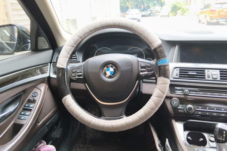 Used BMW 5 Series 2017 525Li Luxury Design Package Steering Wheel