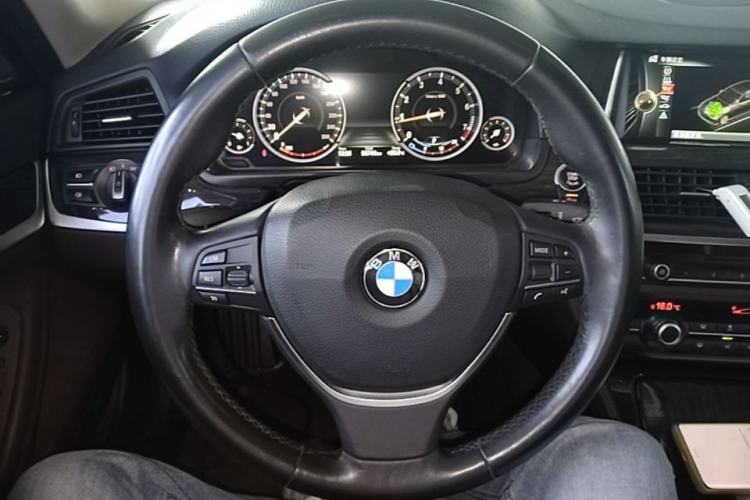 Used BMW 5 Series 2017 525Li Luxury Design Package Steering Wheel