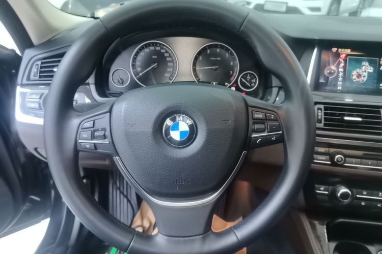Used BMW 5 Series 2017 525Li Luxury Design Package Steering Wheel