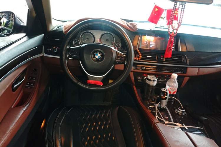 Used BMW 5 Series 2017 525Li Leading Model Steering Wheel