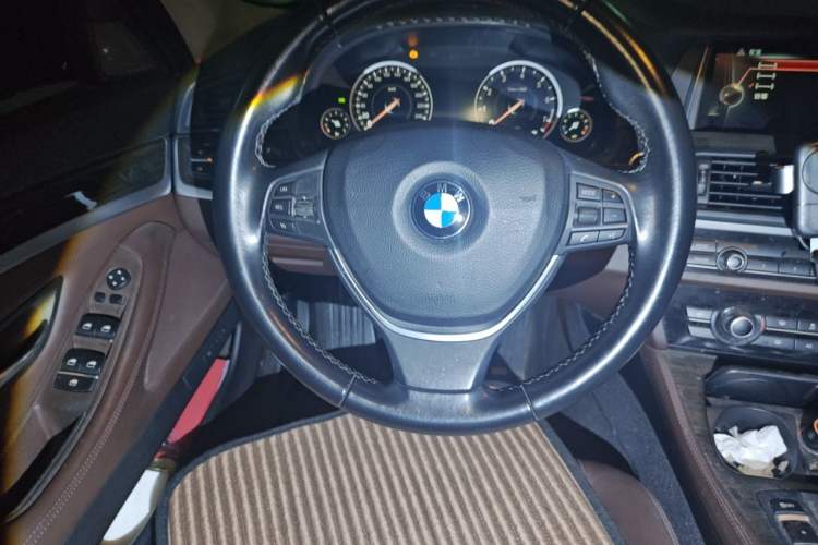 Used BMW 5 Series 2017 525Li Luxury Design Package Steering Wheel