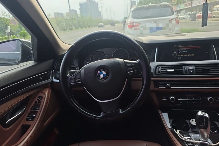 Used BMW 5 Series 2017 525Li Leading Model Steering Wheel