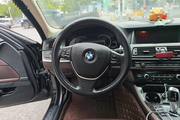 Used BMW 5 Series 2017 525Li Luxury Design Package Steering Wheel