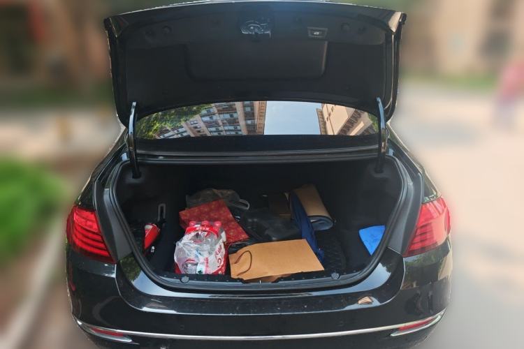 Used BMW 5 Series 2017 525Li Luxury Design Package Trunk