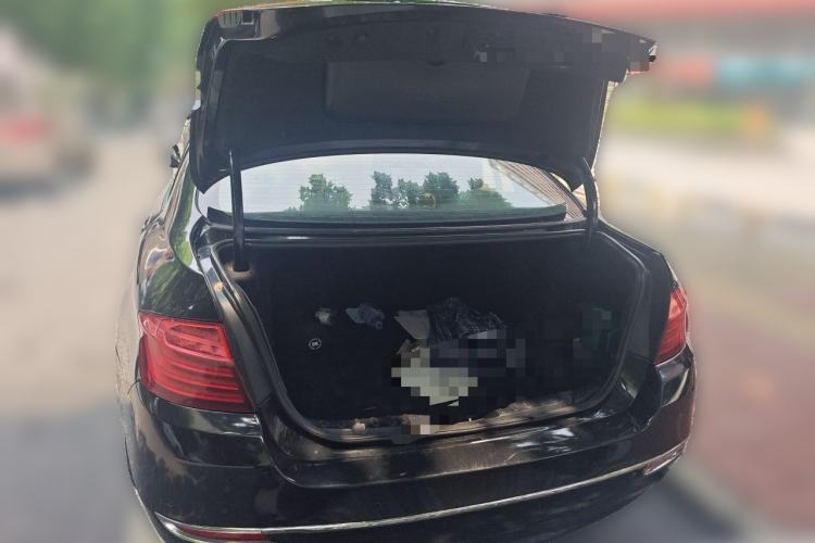 Used BMW 5 Series 2017 525Li Luxury Design Package Trunk