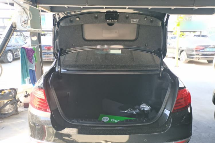Used BMW 5 Series 2017 525Li Luxury Design Package Trunk
